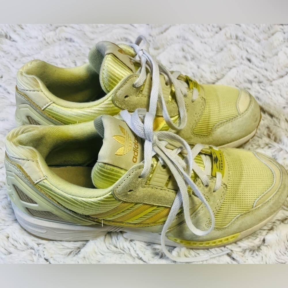 Adidas Originals ZX 8000 Yellow Tint Orange Pulse Yellow H02119
Men’s Size 6.5